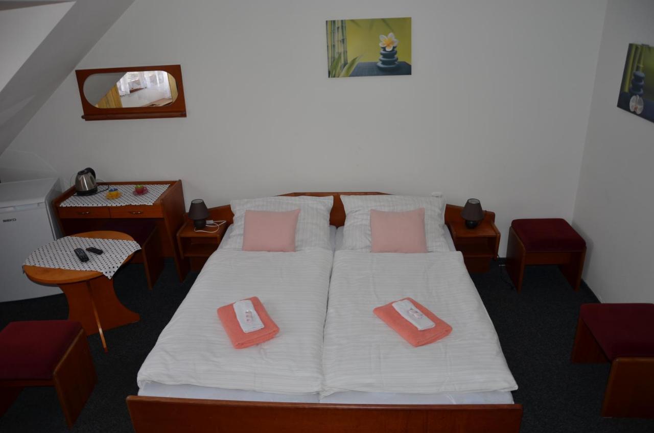 Guesthouse Zlaty Hrozen Česká Lípa Eksteriør billede