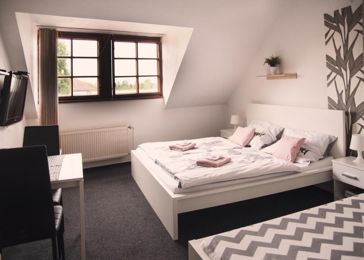Guesthouse Zlaty Hrozen Česká Lípa Eksteriør billede