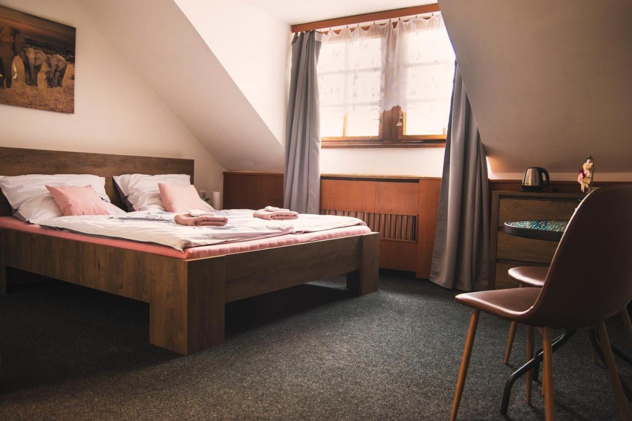 Guesthouse Zlaty Hrozen Česká Lípa Eksteriør billede